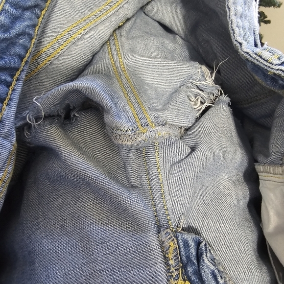 KanCan distressed 90s grunge style denim light wash jean shorts 13/30 - Picture 9 of 11